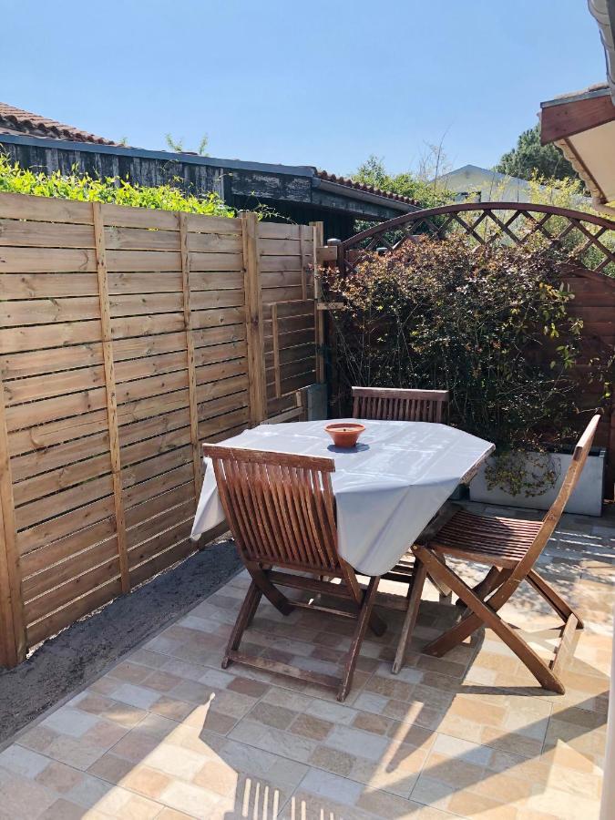 Appartement Duplex Lumineux Idealement Situe Ares Kültér fotó