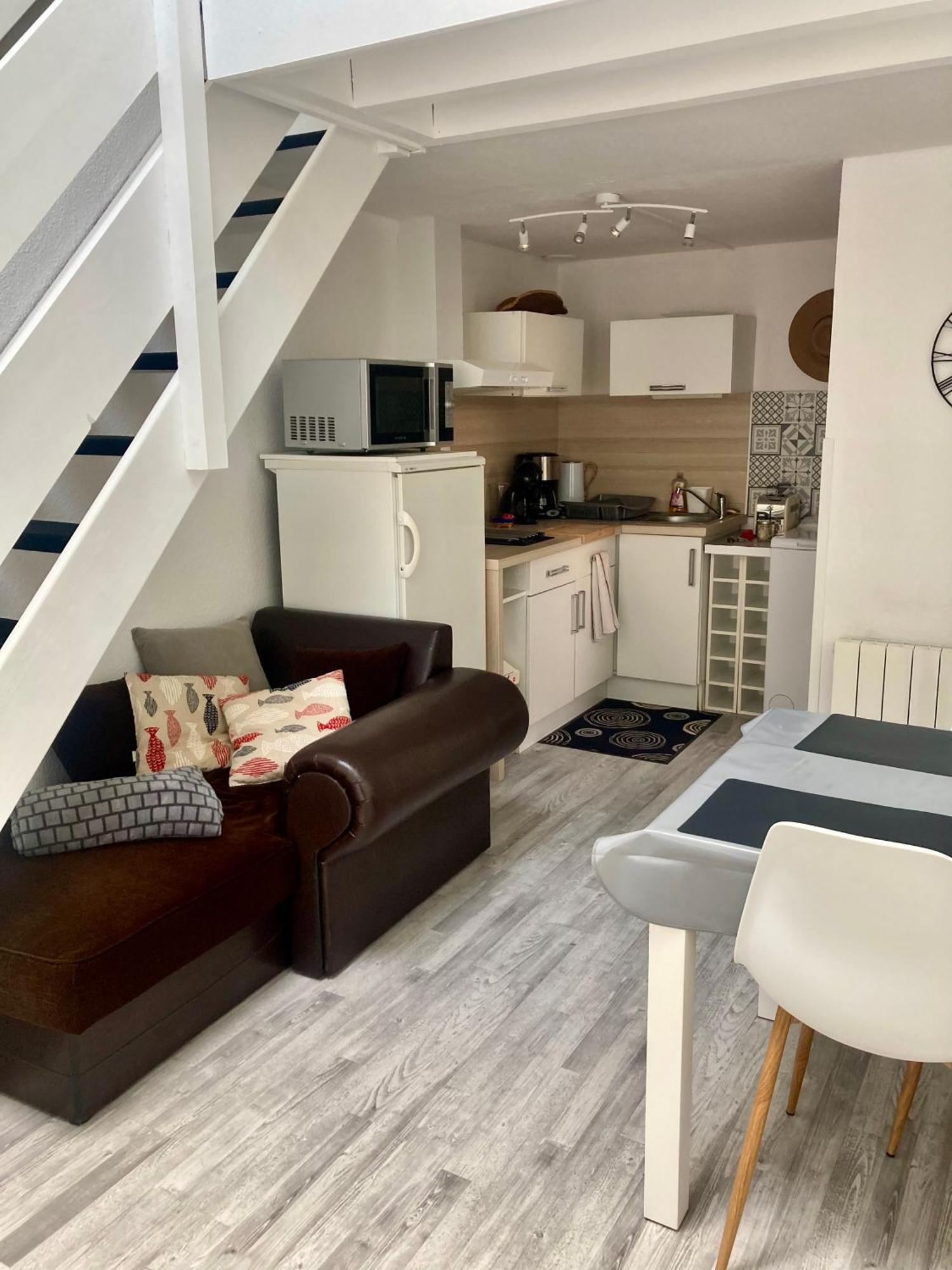 Appartement Duplex Lumineux Idealement Situe Ares Kültér fotó