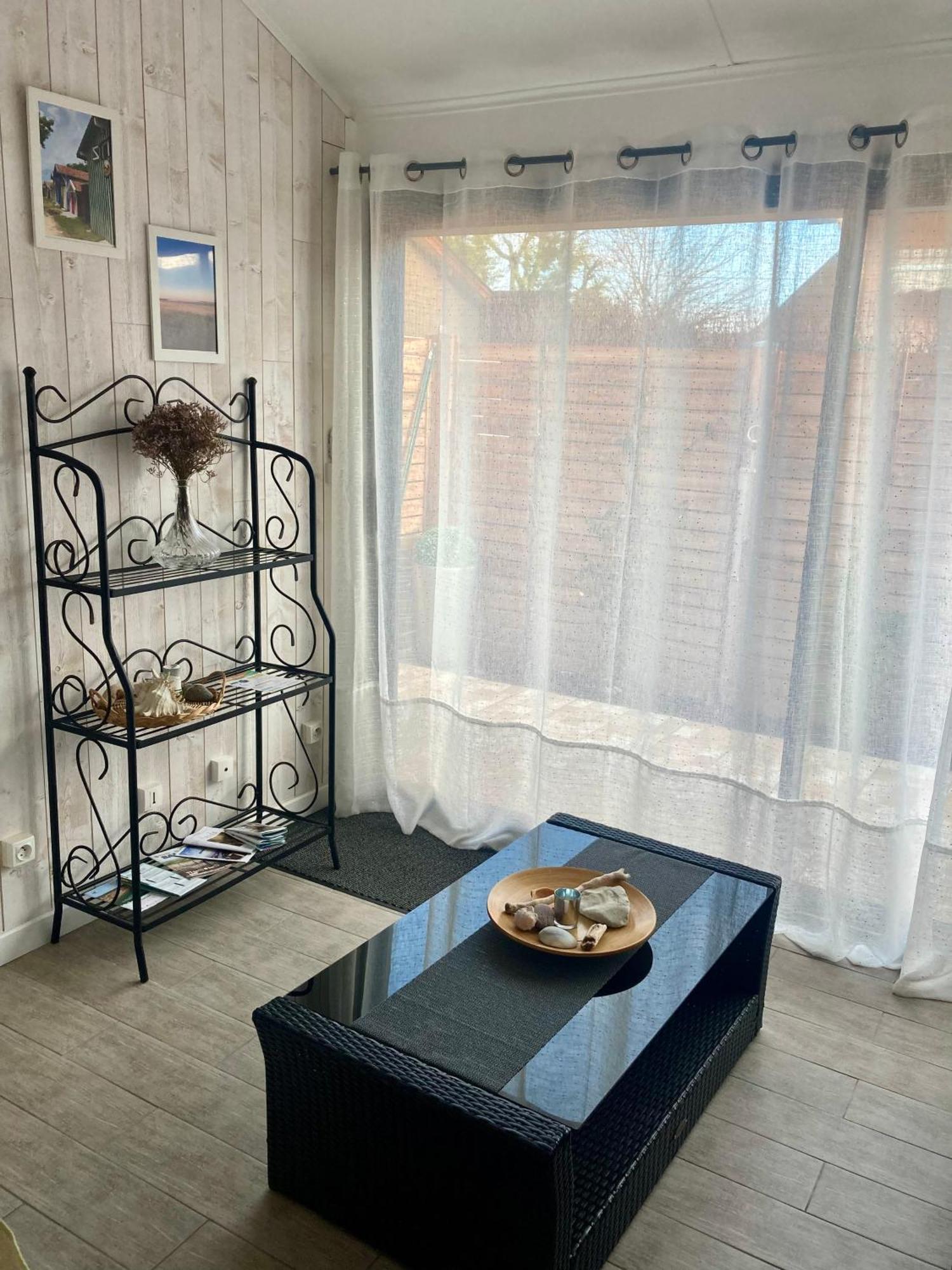 Appartement Duplex Lumineux Idealement Situe Ares Kültér fotó
